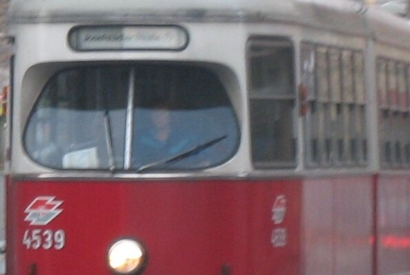 Eine Straßenbahn der Type E1 in Wien  © Tokfo 
