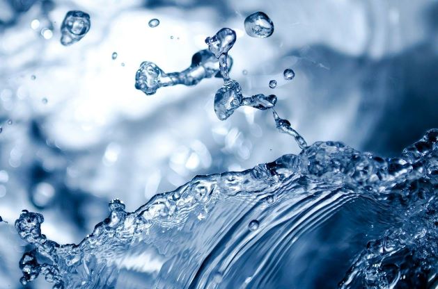 splashing-165192_960_720  © PublicDomainPictures 